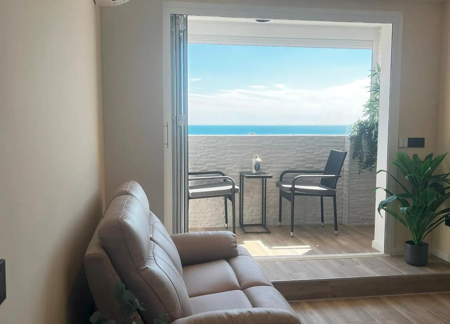 Penthouse On The Beach Empuriabrava Spain