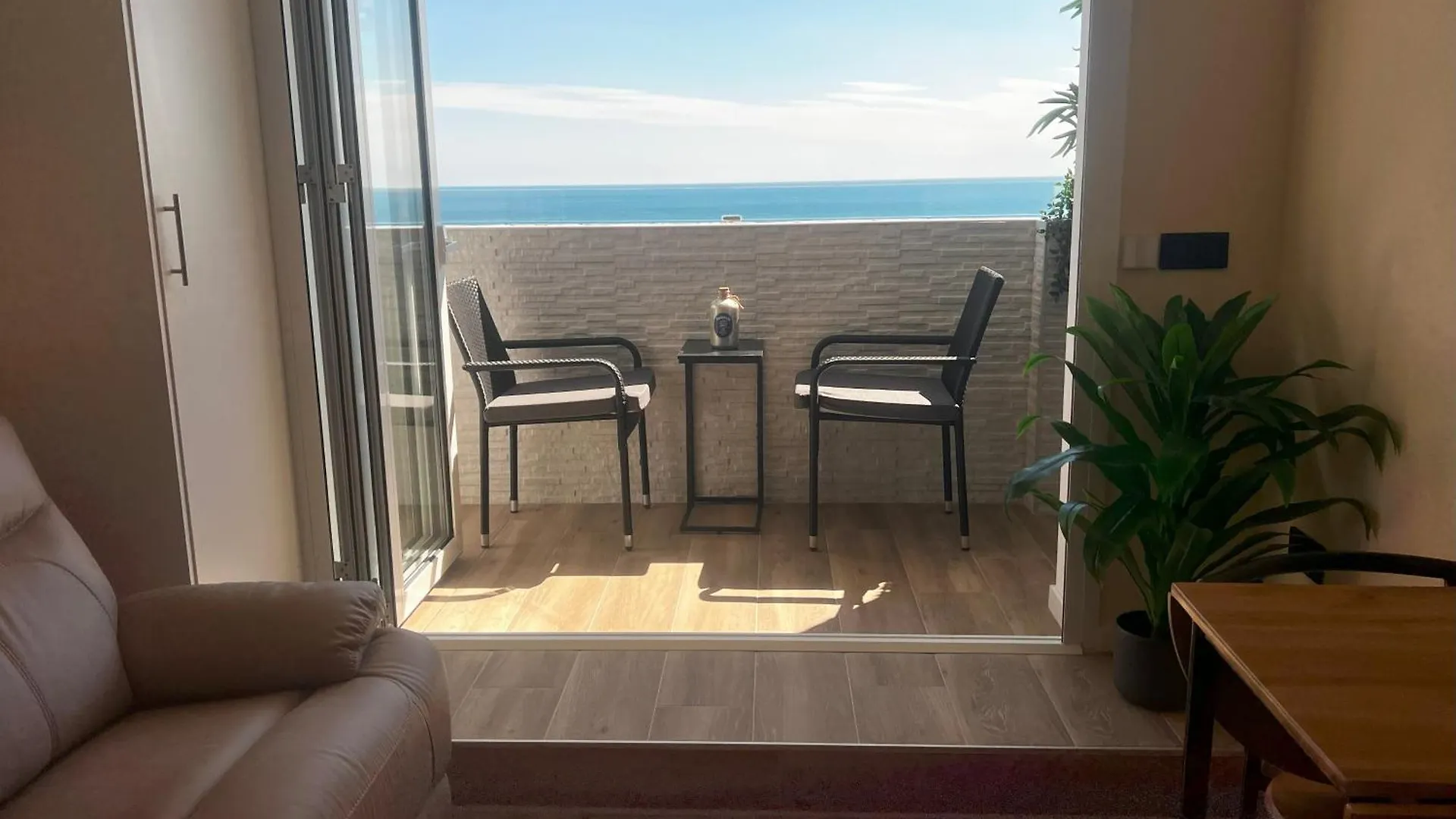Penthouse On The Beach Empuriabrava Spain