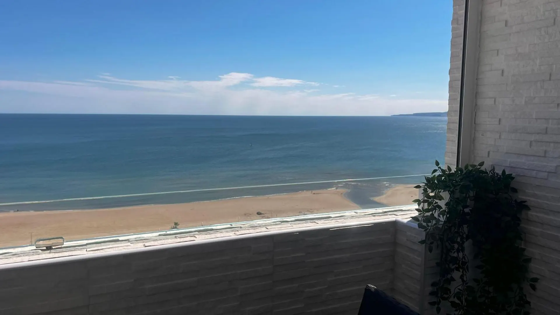 Penthouse On The Beach Empuriabrava Apartment