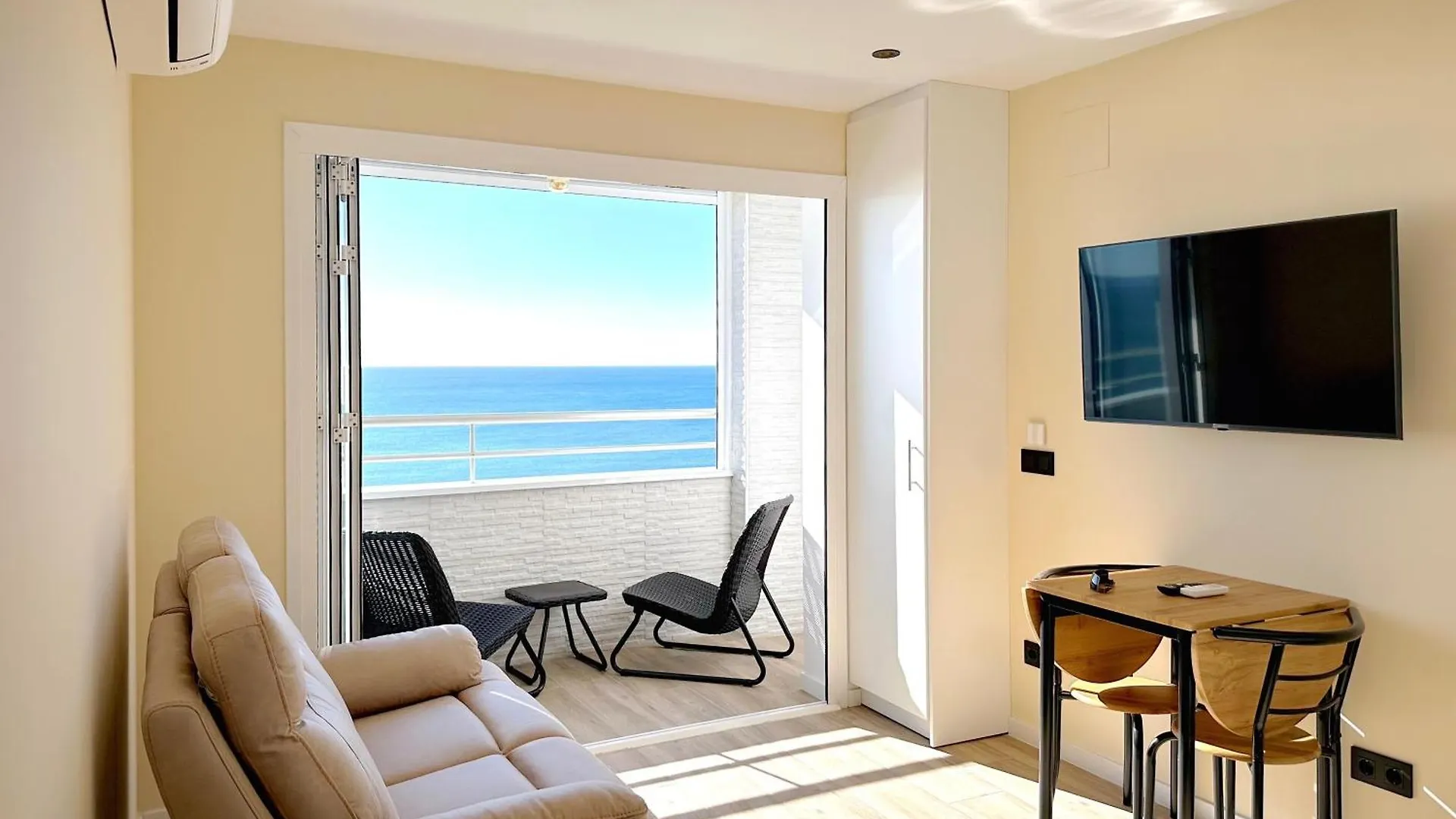 Penthouse On The Beach Empuriabrava